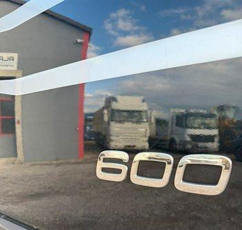 Volvo FH16-600. Euro 5 - Dropside/ Flatbed truck: picture 3 Volvo FH16-600. Euro 5 - Dropside/ Flatbed truck: picture 3