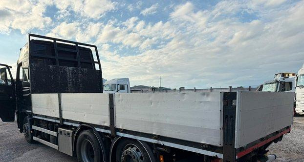 Volvo FH16-600. Euro 5 - Dropside/ Flatbed truck: picture 5 Volvo FH16-600. Euro 5 - Dropside/ Flatbed truck: picture 5