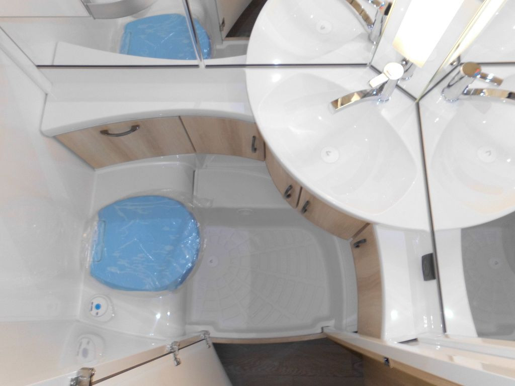 Leasing of  Hobby De Luxe 490 KMF 2026 GARAGE AUTARK 1800kg.+++ Hobby De Luxe 490 KMF 2026 GARAGE AUTARK 1800kg.+++: picture 15