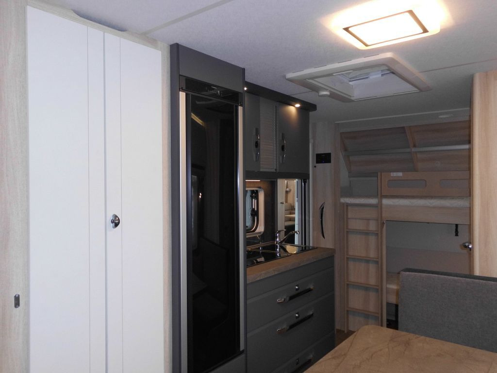 Leasing of  Hobby De Luxe 490 KMF 2026 GARAGE AUTARK 1800kg.+++ Hobby De Luxe 490 KMF 2026 GARAGE AUTARK 1800kg.+++: picture 12