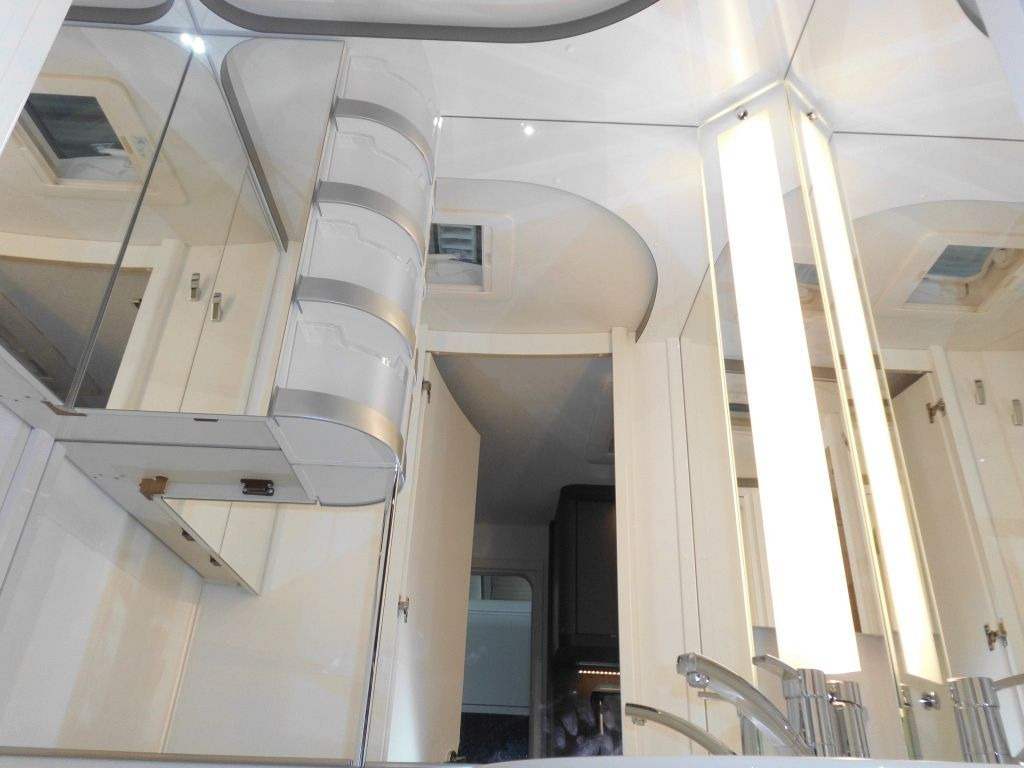 Leasing of  Hobby De Luxe 490 KMF 2026 GARAGE AUTARK 1800kg.+++ Hobby De Luxe 490 KMF 2026 GARAGE AUTARK 1800kg.+++: picture 14