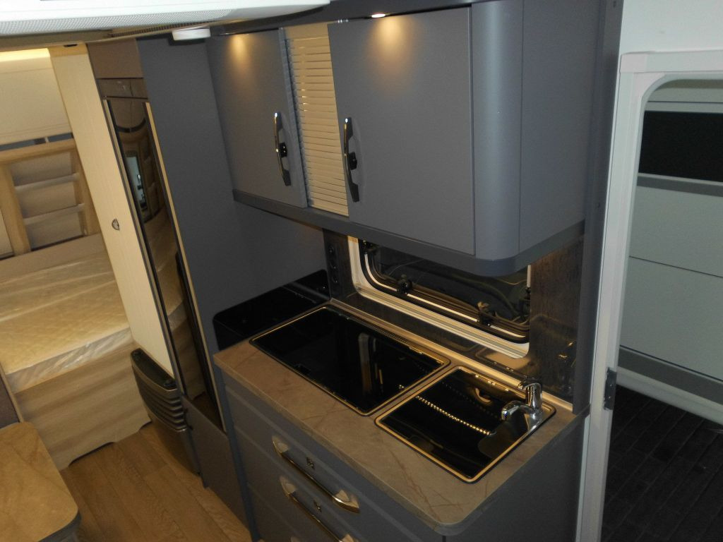 Leasing of  Hobby De Luxe 490 KMF 2026 GARAGE AUTARK 1800kg.+++ Hobby De Luxe 490 KMF 2026 GARAGE AUTARK 1800kg.+++: picture 9