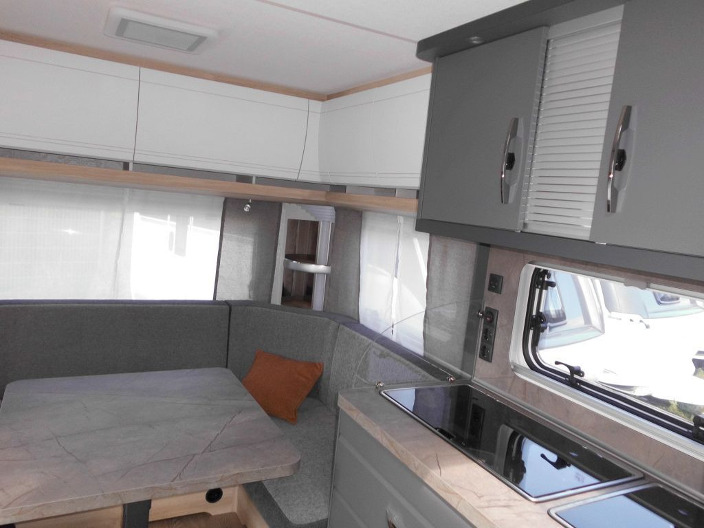 Caravan Hobby De Luxe 540 UL 2026 AUTARK AMBIENTE ROLLROST: picture 6