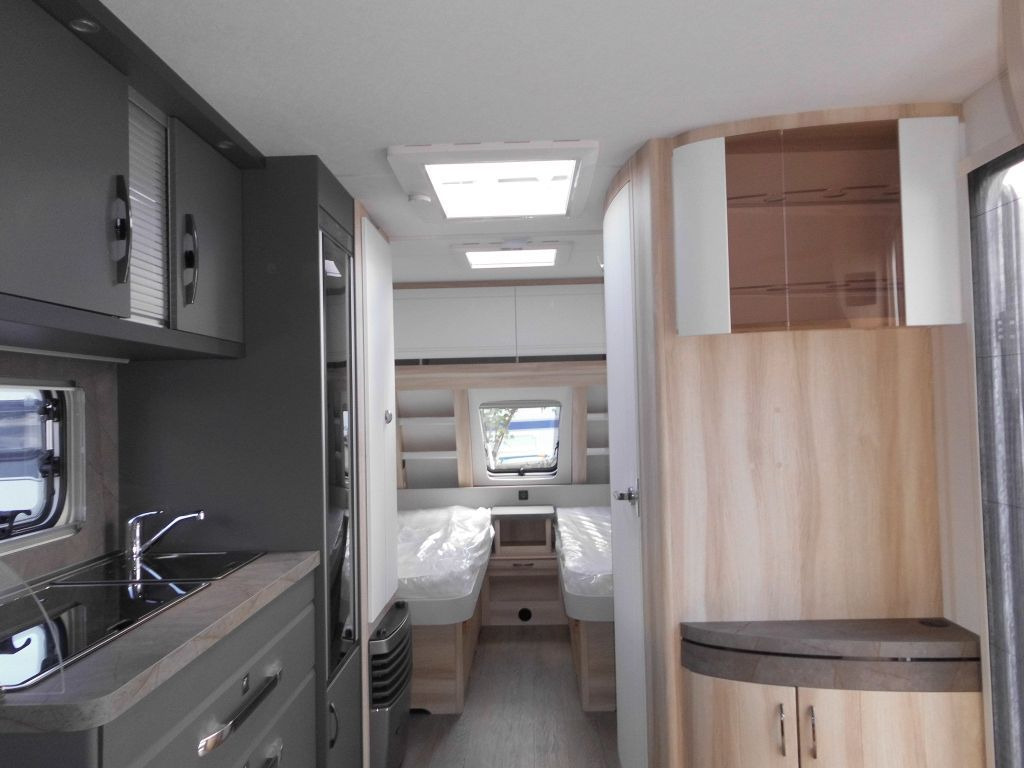 Caravan Hobby De Luxe 540 UL 2026 AUTARK AMBIENTE ROLLROST: picture 10