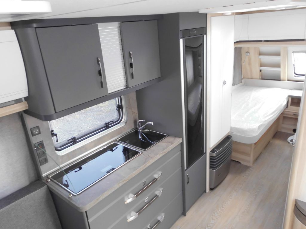 Caravan Hobby De Luxe 540 UL 2026 AUTARK AMBIENTE ROLLROST: picture 11