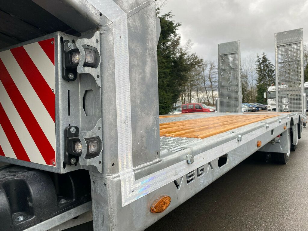 Vega/Vollverzinkt/Luft/Led/SOFORT LIEFERBAR Vega/Vollverzinkt/Luft/Led/SOFORT LIEFERBAR - Low loader semi-trailer: picture 3 Vega/Vollverzinkt/Luft/Led/SOFORT LIEFERBAR Vega/Vollverzinkt/Luft/Led/SOFORT LIEFERBAR - Low loader semi-trailer: picture 3