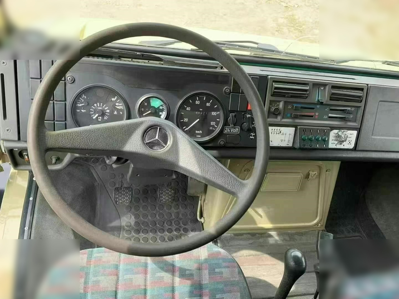 Cab chassis truck 1995 MERCEDES-BENZ UNIMOG 2150: picture 6