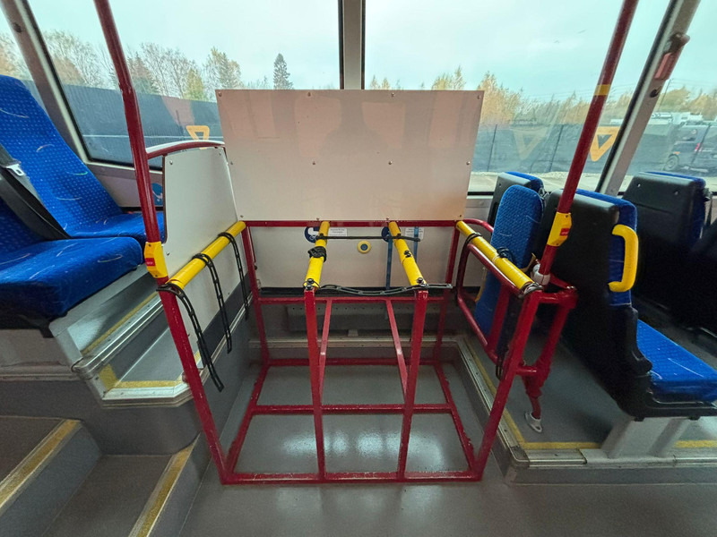 City bus IRISBUS Crossway LE 4x2 41 SEATS / AC / AUXILIARY HEATING / WHEELCHAIR RAMP: picture 15 City bus IRISBUS Crossway LE 4x2 41 SEATS / AC / AUXILIARY HEATING / WHEELCHAIR RAMP: picture 15