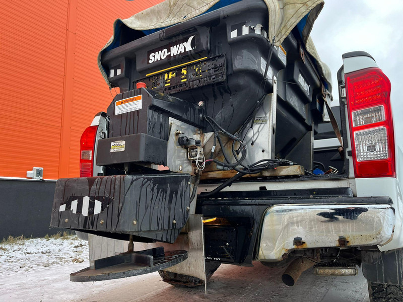 Pickup truck Isuzu D-max 4x4 SNOW PLOW & SPREADER: picture 13