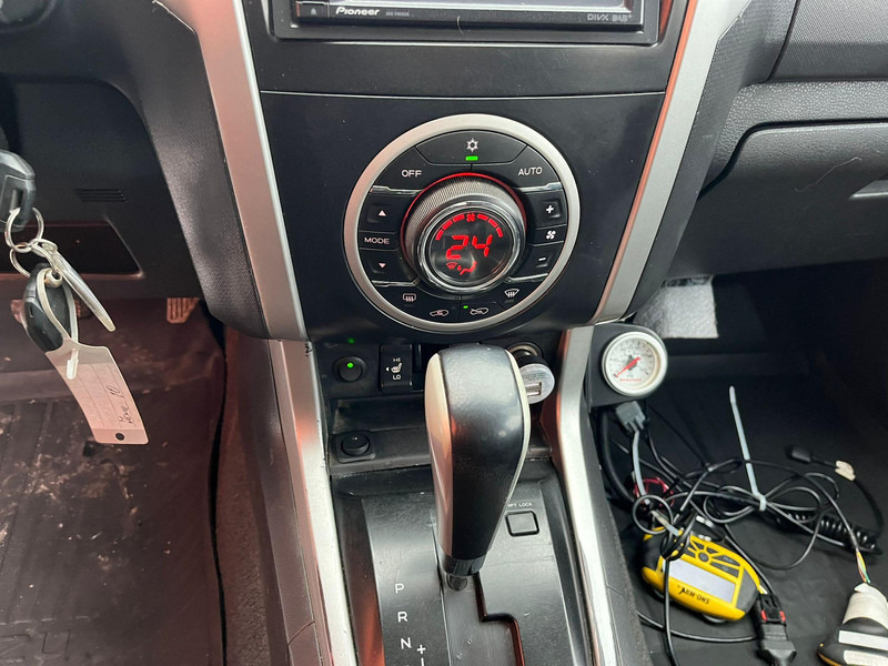 Pickup truck Isuzu D-max 4x4 SNOW PLOW & SPREADER: picture 19