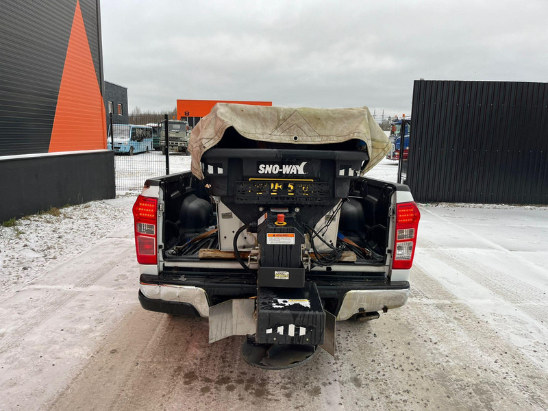 Pickup truck Isuzu D-max 4x4 SNOW PLOW & SPREADER: picture 7