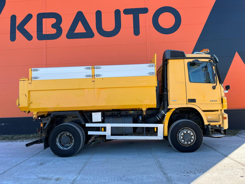 Mercedes-Benz Actros 1841 4x4 SNOW PLOW EQUIPMENT / UNDERBODY SCRAPER / BOX L=4495 mm - Tipper: picture 5 Mercedes-Benz Actros 1841 4x4 SNOW PLOW EQUIPMENT / UNDERBODY SCRAPER / BOX L=4495 mm - Tipper: picture 5