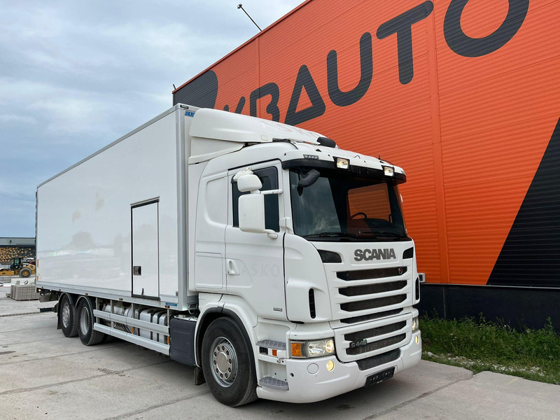 Scania G 440 6x2*4 EURO 6 ! / RETARDER / BOX L=8427 mm - Refrigerator truck: picture 3 Scania G 440 6x2*4 EURO 6 ! / RETARDER / BOX L=8427 mm - Refrigerator truck: picture 3