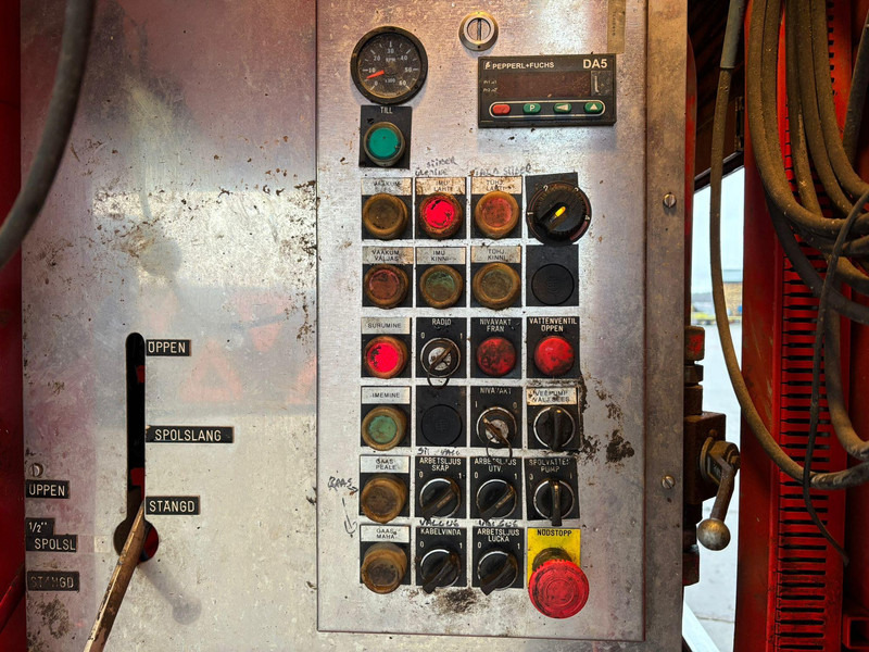 Vacuum truck Scania P 124 6x2*4 KORP&SON / TANK 8000 l / VACUUM Wittig RFW260 / PRESSURE Uraca DK716 140 bar / 400 l/min: picture 15 Vacuum truck Scania P 124 6x2*4 KORP&SON / TANK 8000 l / VACUUM Wittig RFW260 / PRESSURE Uraca DK716 140 bar / 400 l/min: picture 15