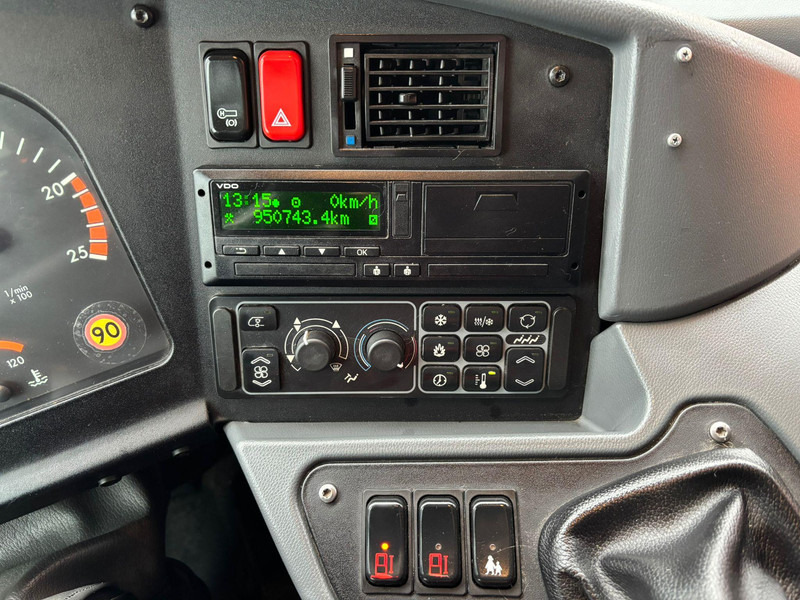 Suburban bus Setra S 417 UL 6x2*4 57 SEATS / AC / AUXILIARY HEATER / WHEELCHAIR LIFT: picture 12 Suburban bus Setra S 417 UL 6x2*4 57 SEATS / AC / AUXILIARY HEATER / WHEELCHAIR LIFT: picture 12