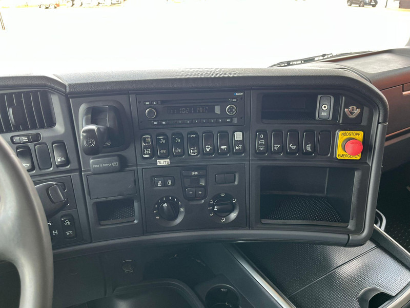 Tractor unit Scania R 730 6x4 HYDRAULICS / RETARDER: picture 18 Tractor unit Scania R 730 6x4 HYDRAULICS / RETARDER: picture 18