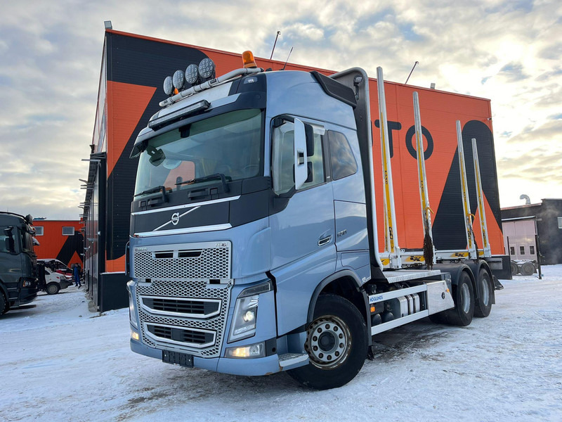 Volvo FH 16 650 6x4 TANDEM AXLE LIFT - Timber truck, Crane truck: picture 2 Volvo FH 16 650 6x4 TANDEM AXLE LIFT - Timber truck, Crane truck: picture 2