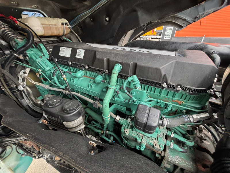 Cab chassis truck Volvo FH 500 8x4*4 FOR SALE AS CHASSIS / GCW 70 ton / PTO / CHASSIS L=6420 mm: picture 12 Cab chassis truck Volvo FH 500 8x4*4 FOR SALE AS CHASSIS / GCW 70 ton / PTO / CHASSIS L=6420 mm: picture 12