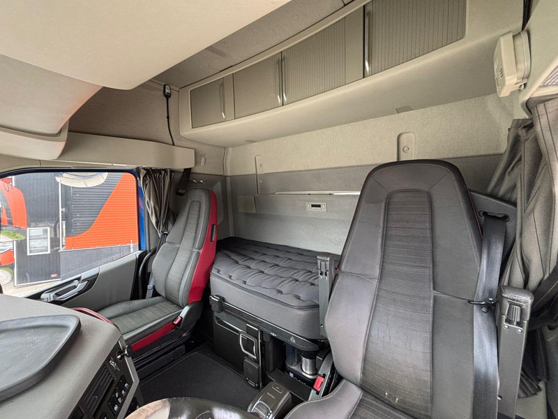 Cab chassis truck Volvo FH 500 8x4*4 FOR SALE AS CHASSIS / GCW 70 ton / PTO / CHASSIS L=6420 mm: picture 16 Cab chassis truck Volvo FH 500 8x4*4 FOR SALE AS CHASSIS / GCW 70 ton / PTO / CHASSIS L=6420 mm: picture 16