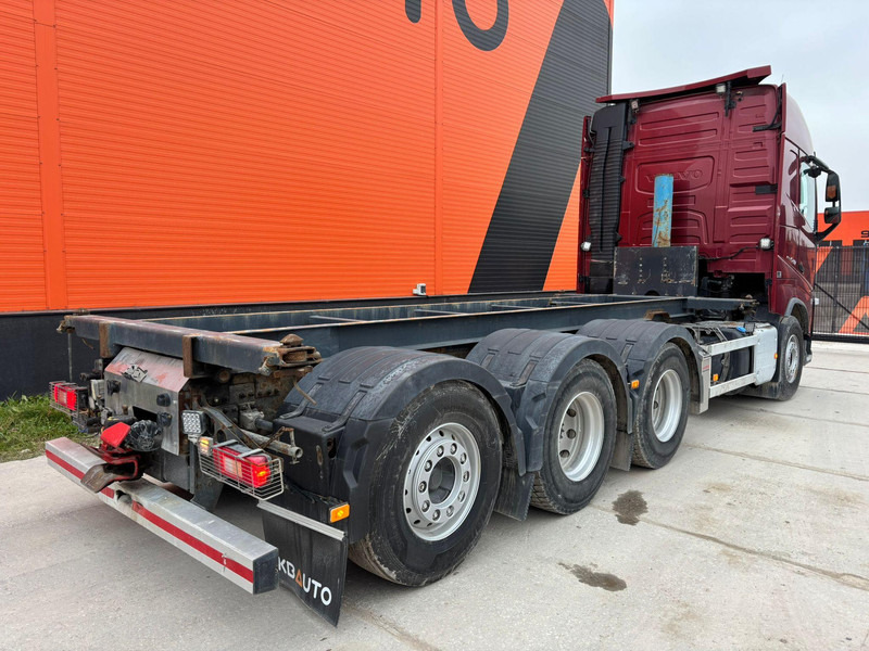 Volvo FH 540 8x4*4 CHASSIS L=6124 mm - Cab chassis truck: picture 5 Volvo FH 540 8x4*4 CHASSIS L=6124 mm - Cab chassis truck: picture 5