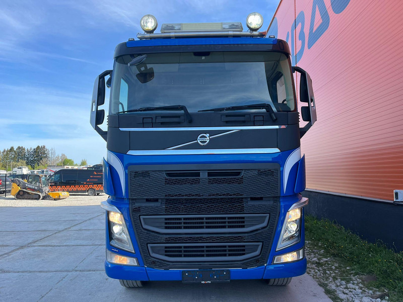 Volvo FH 540 8x4 TANDEM AXLE LIFT / BIG AXLES / BOX L=5712 mm - Tipper: picture 3 Volvo FH 540 8x4 TANDEM AXLE LIFT / BIG AXLES / BOX L=5712 mm - Tipper: picture 3