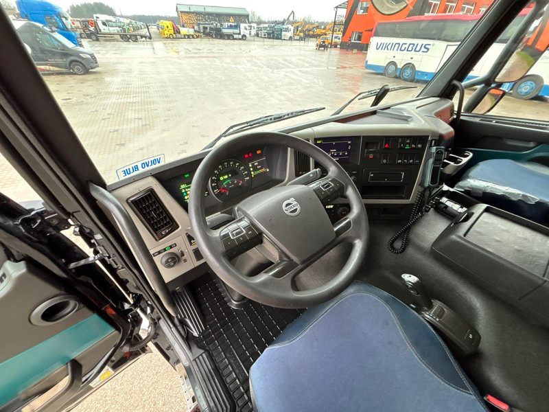 Dropside/ Flatbed truck, Crane truck Volvo FM 330 4x2 PALFINGER PK 12002-EH B / BOX L=7196 mm: picture 16