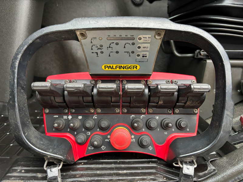 Dropside/ Flatbed truck, Crane truck Volvo FM 330 4x2 PALFINGER PK 12002-EH B / BOX L=7196 mm: picture 12