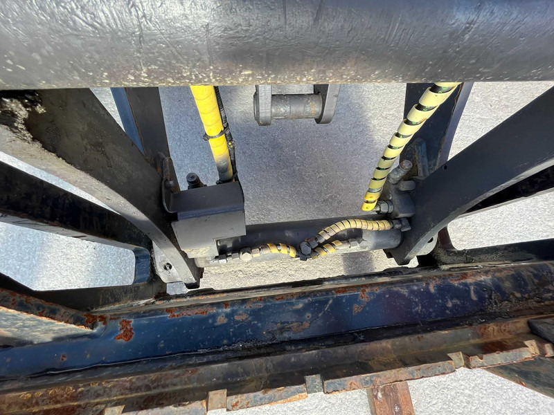 Wheel loader Volvo L 25 F BUCKET & FORKS: picture 11 Wheel loader Volvo L 25 F BUCKET & FORKS: picture 11