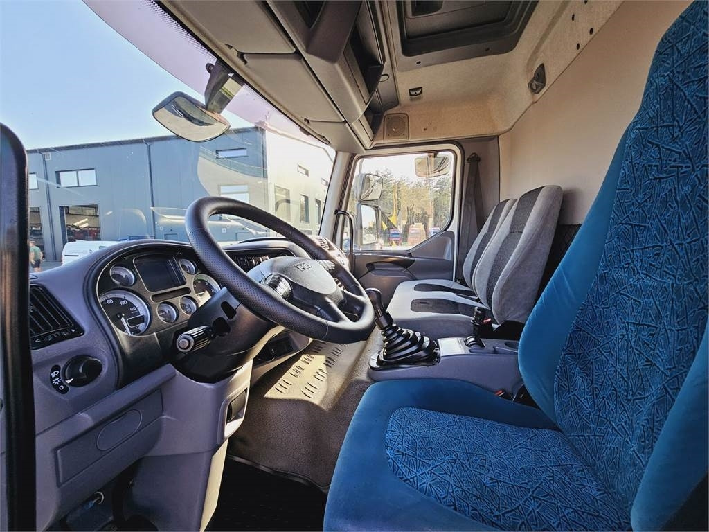 Vacuum truck DAF WUKO SCK-4HW for collecting waste liquid separator: picture 32 Vacuum truck DAF WUKO SCK-4HW for collecting waste liquid separator: picture 32