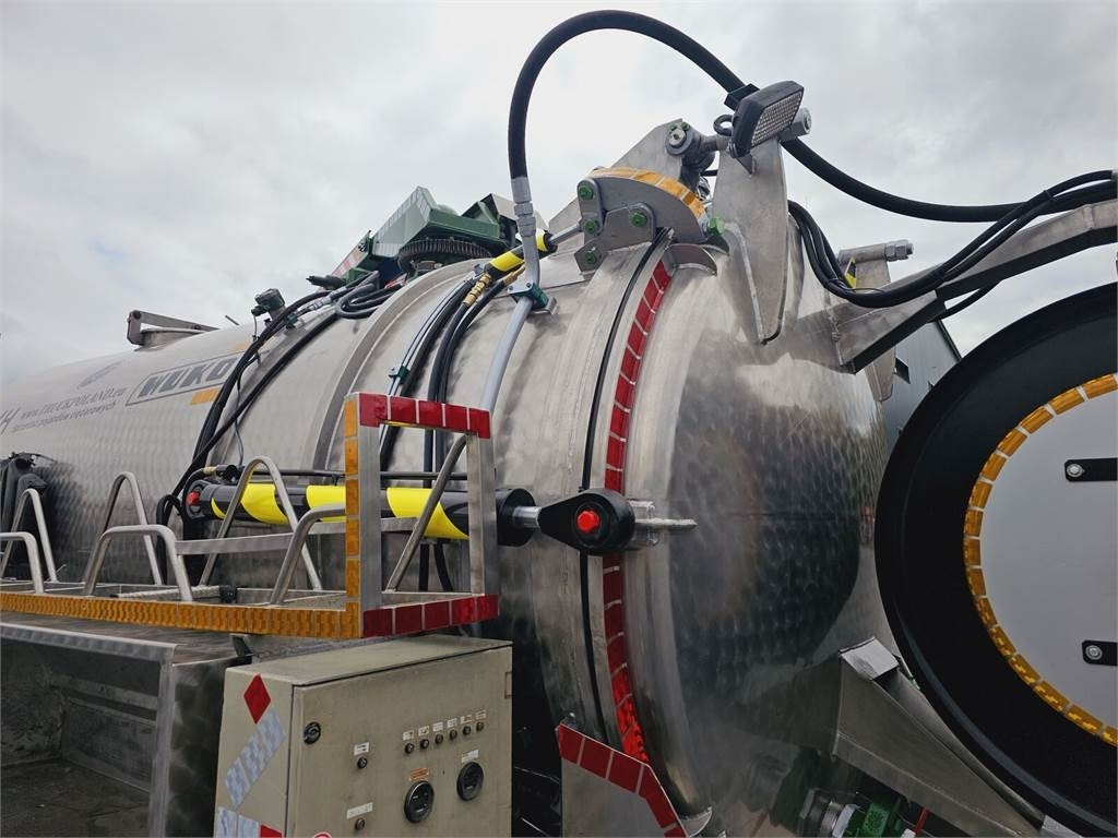 Vacuum truck DAF WUKO SCK-4HW for collecting waste liquid separator: picture 16 Vacuum truck DAF WUKO SCK-4HW for collecting waste liquid separator: picture 16