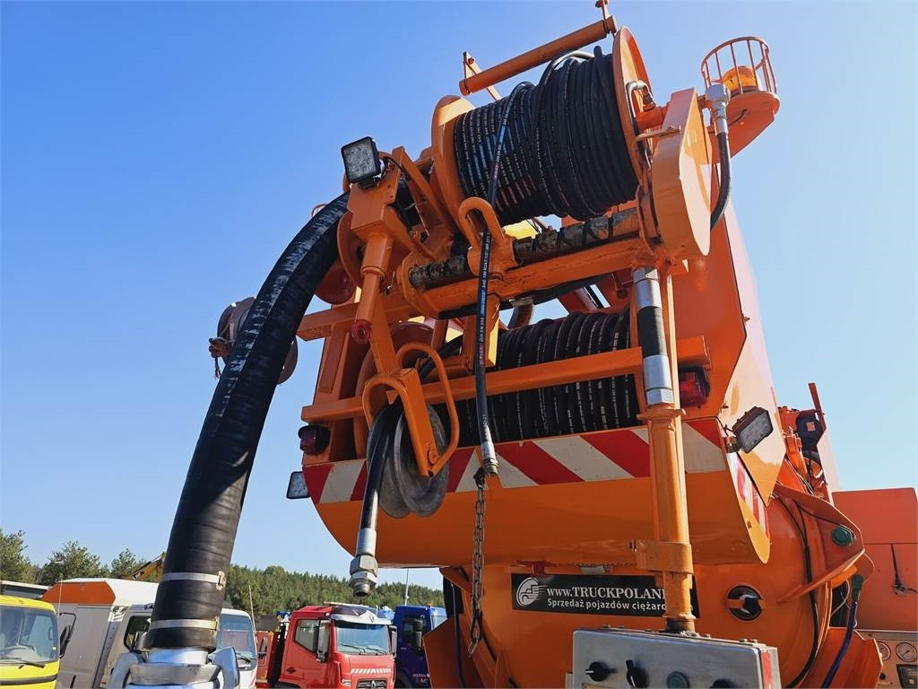 Vacuum truck MAN SUPER 2000 4x2 WUKO RECYKLING for collecting liqui: picture 17