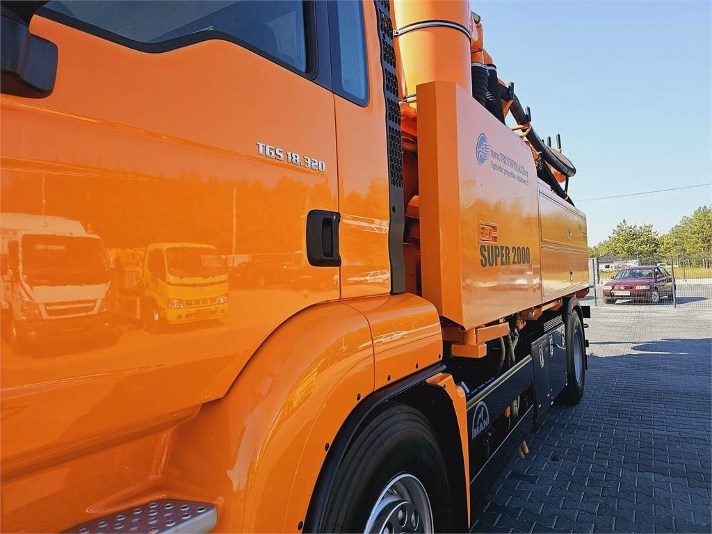 Vacuum truck MAN SUPER 2000 4x2 WUKO RECYKLING for collecting liqui: picture 9
