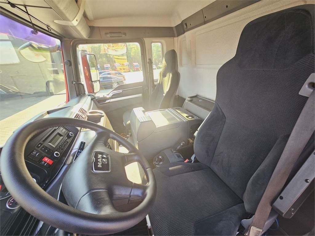 Leasing of  MAN WUKO LARSEN MAN WUKO LARSEN: picture 33