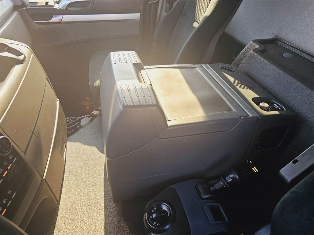 Leasing of  MAN WUKO LARSEN MAN WUKO LARSEN: picture 35