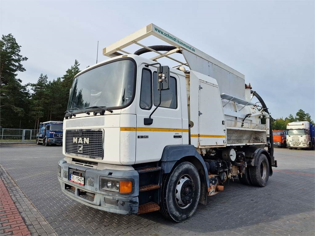 MAN WUKO MORO KOMBI FOR CHANNEL CLEANING  - Vacuum truck: picture 3 MAN WUKO MORO KOMBI FOR CHANNEL CLEANING  - Vacuum truck: picture 3