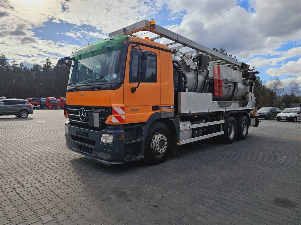 Mercedes-Benz WUKO KROLL COMBI FOR SEWER CLEANING - Vacuum truck: picture 4 Mercedes-Benz WUKO KROLL COMBI FOR SEWER CLEANING - Vacuum truck: picture 4