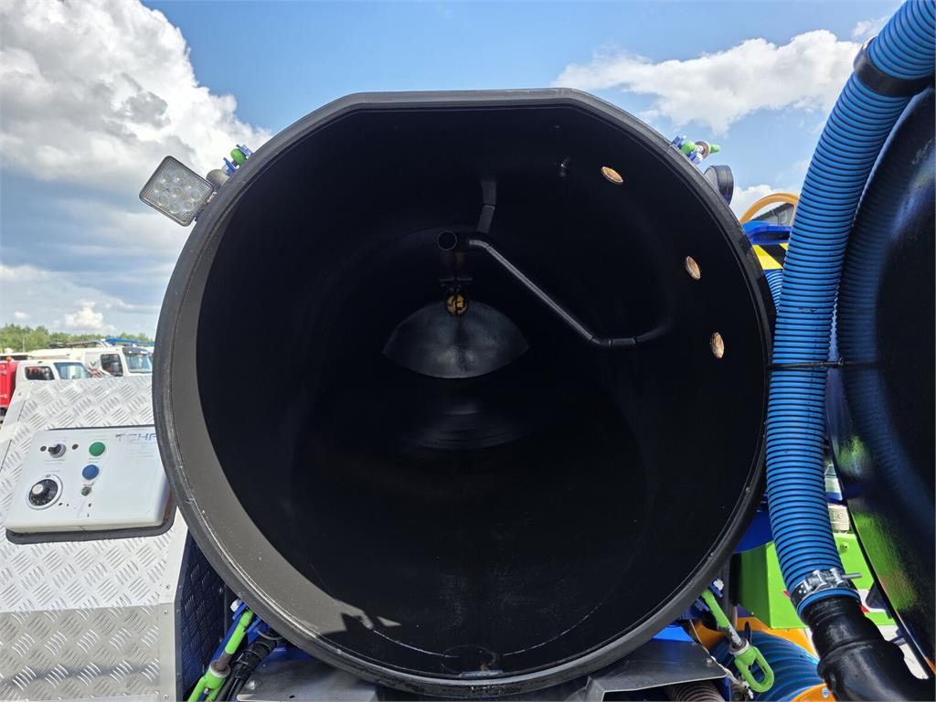 Vacuum truck Mitsubishi ROM KOKS SMART COMBI WUKO HOT WATER FOR CLEANING S: picture 29 Vacuum truck Mitsubishi ROM KOKS SMART COMBI WUKO HOT WATER FOR CLEANING S: picture 29