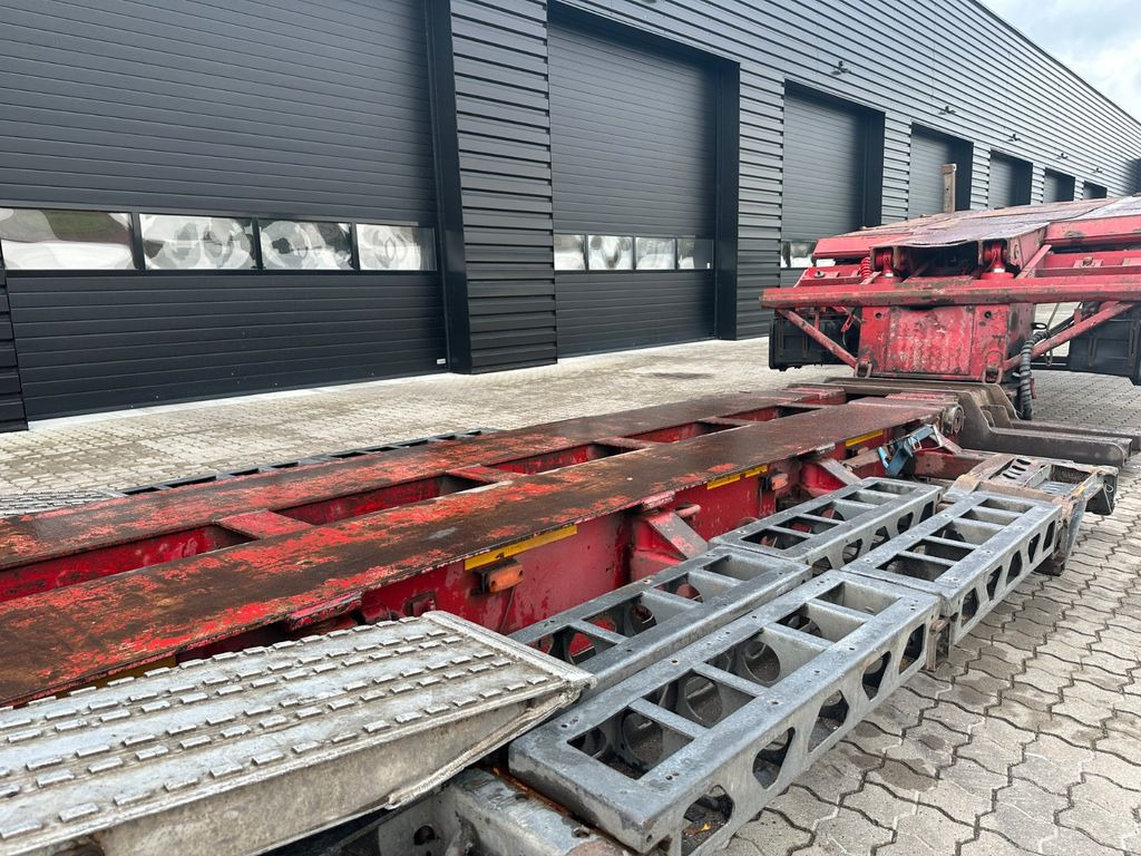 Faymonville 2 achs. tiefbett / 2 x ausziehbar / baggerbett Faymonville 2 achs. tiefbett / 2 x ausziehbar / baggerbett - Low loader semi-trailer: picture 4 Faymonville 2 achs. tiefbett / 2 x ausziehbar / baggerbett Faymonville 2 achs. tiefbett / 2 x ausziehbar / baggerbett - Low loader semi-trailer: picture 4