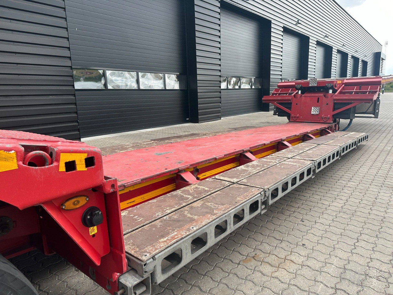 Faymonville 2 achs tiefbett / ausziehbar / baggerbett - Low loader semi-trailer: picture 3 Faymonville 2 achs tiefbett / ausziehbar / baggerbett - Low loader semi-trailer: picture 3