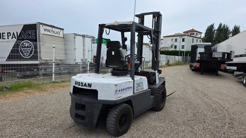 Nissan YGJ02 A30 - Diesel forklift: picture 2 Nissan YGJ02 A30 - Diesel forklift: picture 2
