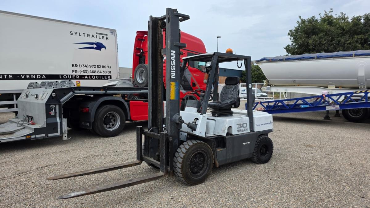 Nissan YGJ02 A30 - Diesel forklift: picture 3 Nissan YGJ02 A30 - Diesel forklift: picture 3