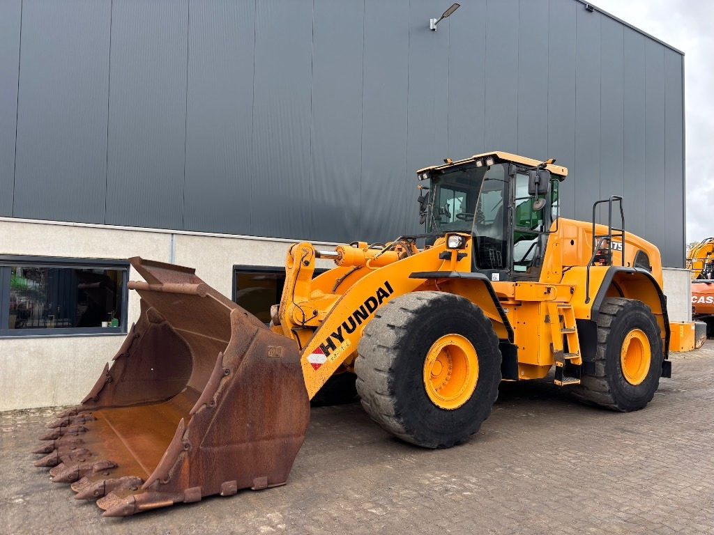 Hyundai HL 975 - HL 970 - HL 980 - Wheel loader: picture 1 Hyundai HL 975 - HL 970 - HL 980 - Wheel loader: picture 1