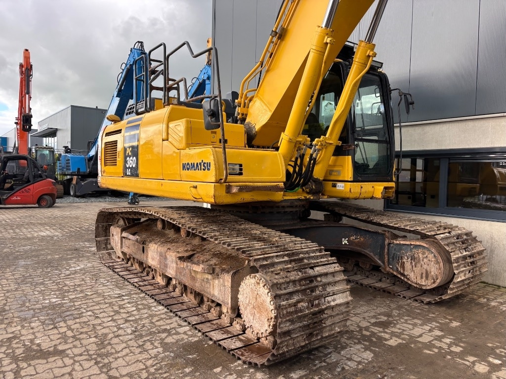 Crawler excavator Komatsu PC 360 LC-11: picture 8