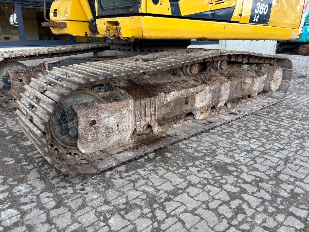 Crawler excavator Komatsu PC 360 LC-11: picture 29