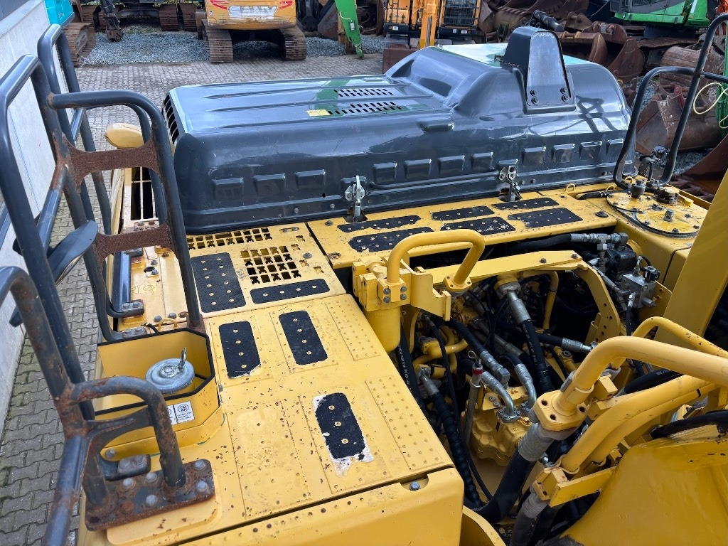 Crawler excavator Komatsu PC 360 LC-11: picture 23