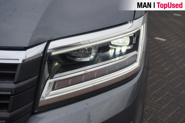 Panel van VOLKSWAGEN Crafter 35 2.0 TDI L4H3 Highline: picture 11