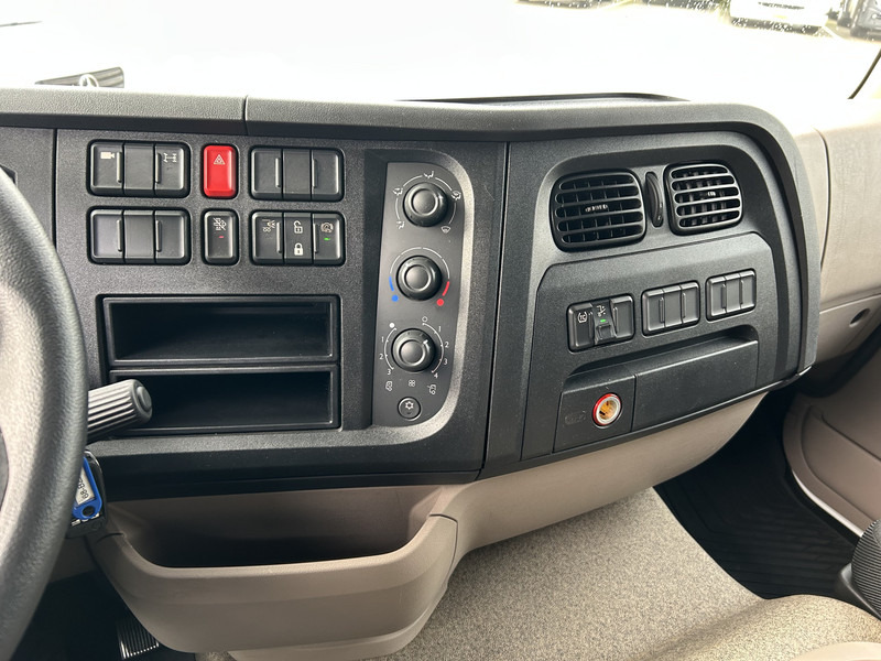 DAF XB 290 FA / 16 Ton / Nieuwe Tacho V2 / Box / Laadklep / APK 12-26 - Box truck: picture 5 DAF XB 290 FA / 16 Ton / Nieuwe Tacho V2 / Box / Laadklep / APK 12-26 - Box truck: picture 5