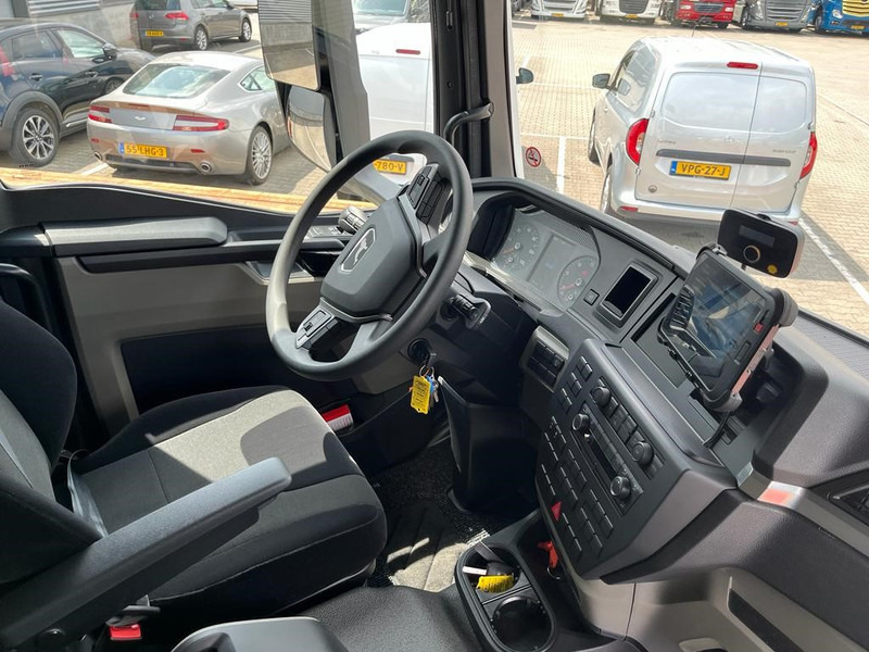 MAN TGM 18.250 / Carrier Koeler -30 gr / Chereau Frigobox / Laadklep / APK 06-26 - Refrigerator truck: picture 3 MAN TGM 18.250 / Carrier Koeler -30 gr / Chereau Frigobox / Laadklep / APK 06-26 - Refrigerator truck: picture 3