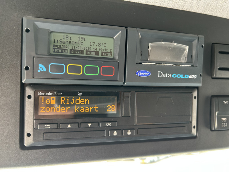 Refrigerator truck Mercedes-Benz Actros 2124 / Carrier Supra 850 -30 gr / Koeler / Laadklep / APK 03-26: picture 14 Refrigerator truck Mercedes-Benz Actros 2124 / Carrier Supra 850 -30 gr / Koeler / Laadklep / APK 03-26: picture 14