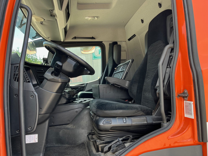 Box truck Mercedes-Benz Antos 1824 / 577 dkm / Box 8,3M / Loadlift / APK 04-26: picture 7